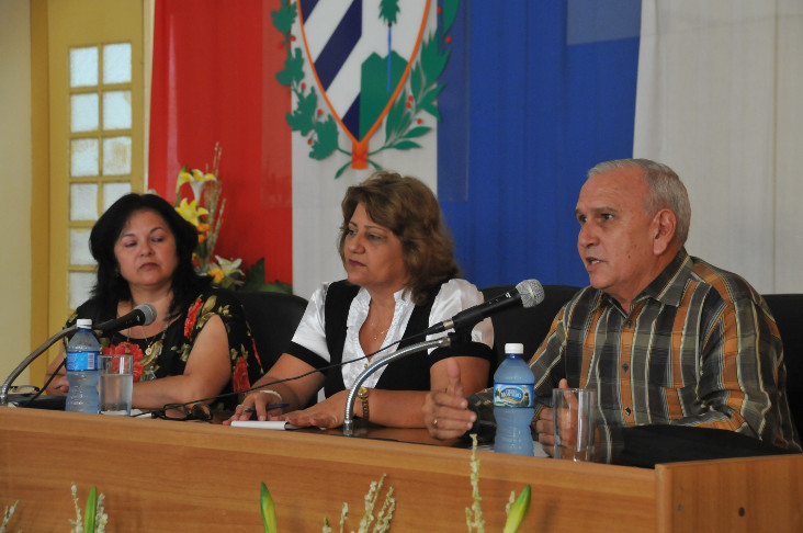 El encuentro por el aniversario 200 fue presidido por las máximas autoridades del territorio y por el Conservador de Cienfuegos. /Foto: Juan Carlos Dorado
