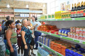 El recién inaugurado mercado está ubicado en el parque Villuendas de la ciudad de Cienfuegos. Fotos: Juan Carlos Dorado