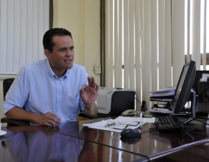 Damián Ruiz Ponce, director general de la división territorial TRD Caribe en Cienfuegos. / Foto: Juan Carlos Dorado Dorado