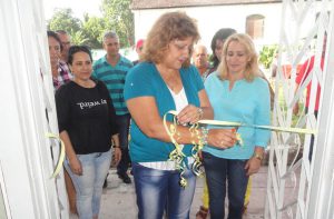 Como colofón, fue inaugurada una tienda de productos industriales en el batey. Foto: Efraín Cedeño