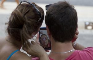 Muchos cubanos utilizan el programa IMO para comunicarse con sus familiares. Foto: Tomada de Internet