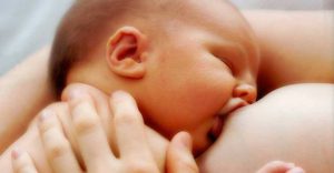 En Cienfuegos instan a la lactancia materna exclusiva hasta los seis meses de vida del bebé. Foto: Tomada de Internet