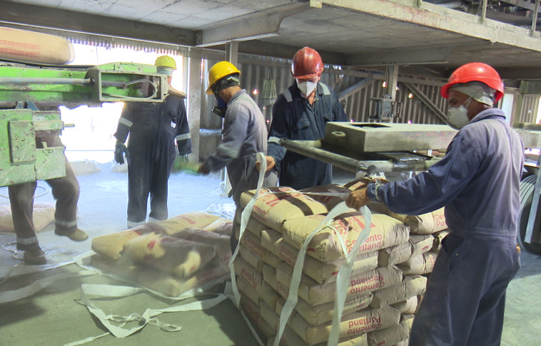 El despacho hacia las provincias centrales y del oriente del país durante estos días de parada, se garantizó con un stock de más de 17 mil toneladas almacenadas en lo silos. /Foto: Ismary