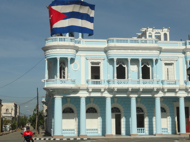 Todo se encuentra listo para la celebración esta noche de la gala artística y mañana a primera hora el acto central conmemorativo por el 60 aniversario del levantamiento popular de Cienfuegos el 5 de septiembre de 1957. /Foto: Efraín Cedeño