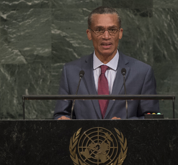 Denis Moses, primer ministro de Trinidad y Tobago, advirtió que el bloqueo estadounidense pone en riesgo el logro de un desarrollo sostenible en la Mayor de las Antillas. /Foto: www.un.org