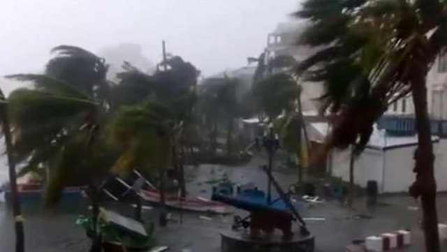 Enormes destrozos provocó el huracán Irma a su paso sobre las pequeñas islas del arco norte de las Antillas.
