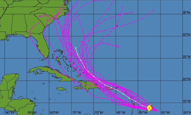 El haz de los modelos de pronósticos a cinco días vista se concentra sobnre Puerto Rico y Dominicana y luego inclinan la trayectoria al oeste noroeste y norte tomando en consideración la disposición actual del anticiclón y una vaguada que se extiente en cuña hasta Las Bahamas.