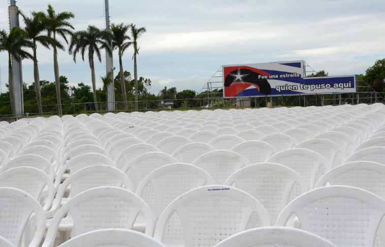 En la Plaza Ernesto Guevara, de Santa Clara, todo se encuentra listo para conmemorar este 8 de octubre, el aniversario 50 de la desaparición física del Comandante Guerrillero y las dos décadas de la llegada de sus restos y los de sus compañeros al conjunto monumentario. /Foto: Arelys María Echevarría Rodríguez (ACN)