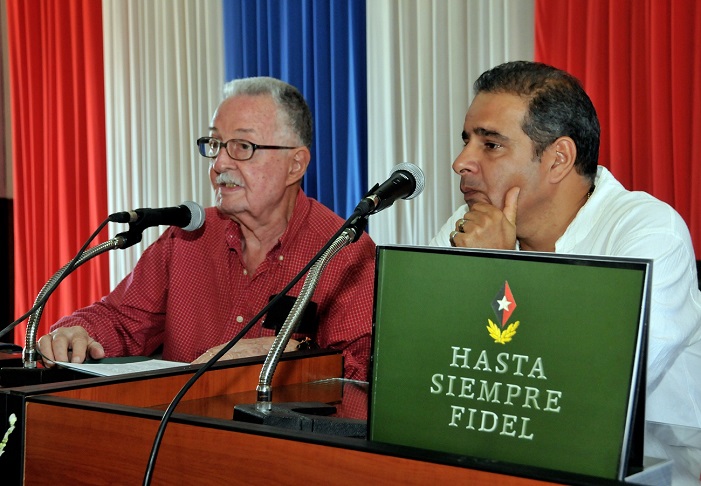 : Presentación del texto en la Feria del Libro en la Perla del Sur