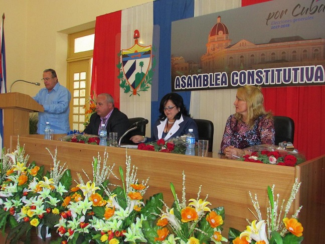 Mayrelis Pernía Cordero (al centro) y Alexandre Corona Quintero (sentado a la izquierda) resultaron ratificados como presidenta y vicepresidente, respectivamente./Fotos:Yuliet Sáez