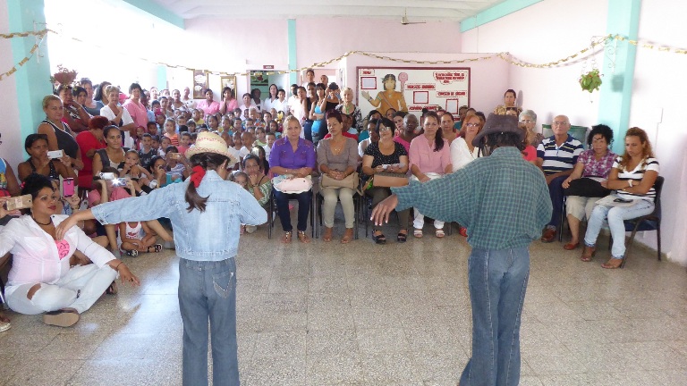 Niños y educadores celebraron hoy  en Cienfuegos el aniversario de la creación de los círculos infantiles en Cuba 