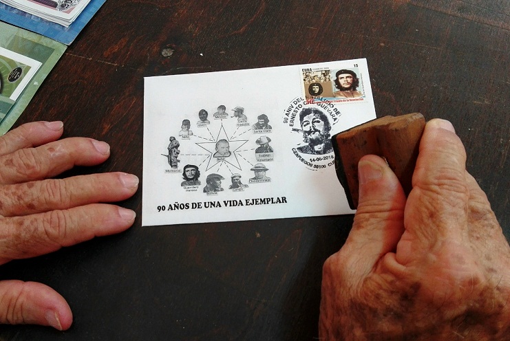 La figura del Che es un referente dentro de la filatelia cubana. / Foto: Roberto Alfonso Lara