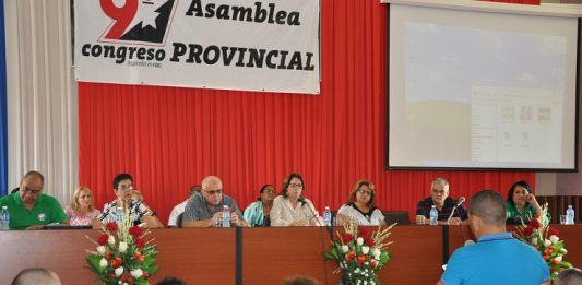 Los delegados e invitados abordaron la necesidad de rescatar la vitalidad de los Comités de Defensa de la Revolución./ Foto: Cedeño