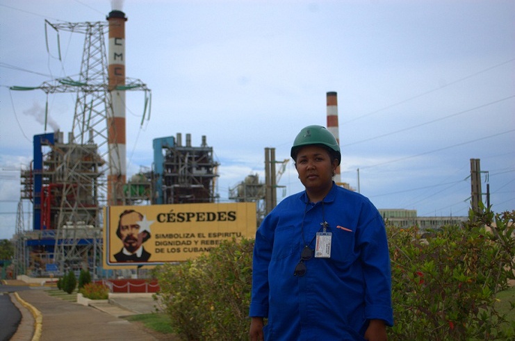 Yurisnay Febles Abreus, vela por la seguridad y la salud en la Termoleléctrica de Cienfuegos. /Fotos: Karla Colarte