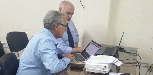 De izquierda a derecha los doctores Augusto Sola y Sergio Golombek, directivos de la SIBEN