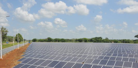 Muy cerca de Aguada de Pasajeros, está en fase de ajuste y puesta en marcha, el sexto parque solar del territorio. Foto: /Dorado