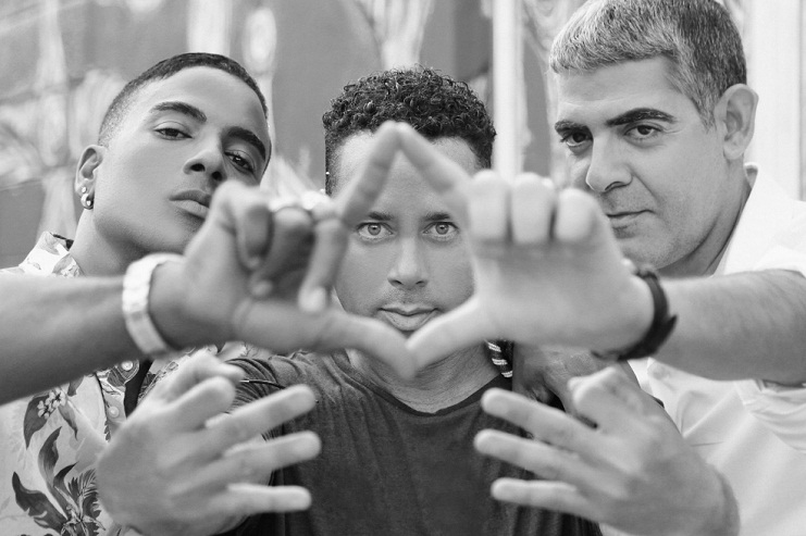 De izquierda a derecha Yotuel Romero, el Ruzzo y Roldán González, integrantes de Orishas. / Foto: Tomada de Orishas The Best (Perfil en Facebook).