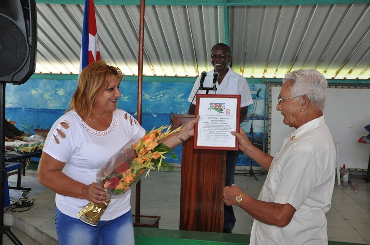 Fundadores de la ACRC en Cienfuegos merecieron agasajo en la celebración del aniversario 25 de la organización. /Foto: Cedeño