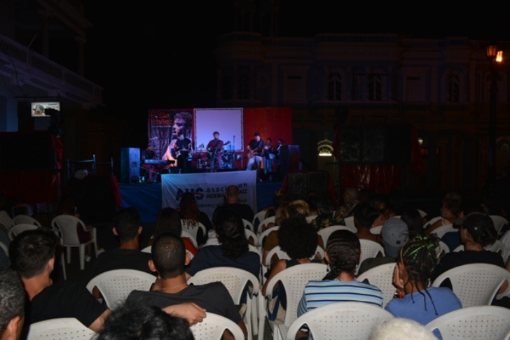 Polito Ibáñez en concierto por el 200 aniversario de la fundación de la colonia Fernandina de Jagua./ Foto: Zulariam