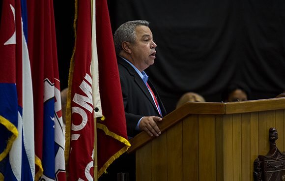 Ulises Guilarte de Nacimiento fue ratificado secretario general de la CTC. /Foto: Irene Pérez(Cubadebate)