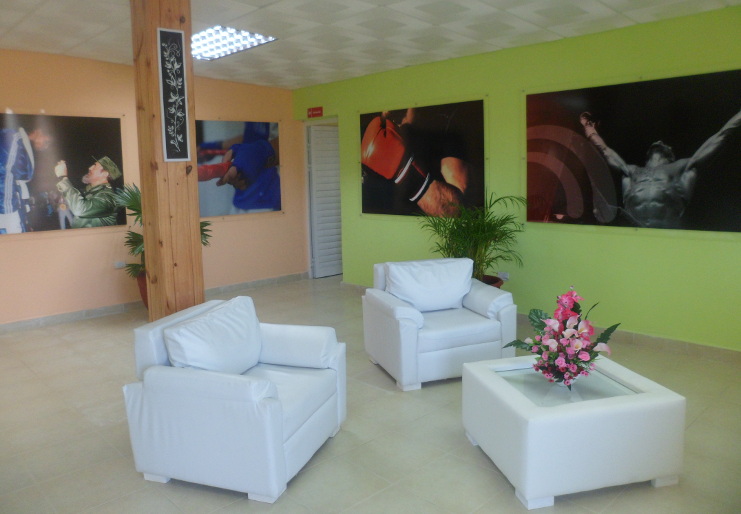 A ocho meses de su reinauguración, las condiciones de la Academia son aún mejores. Vista del lobby. /Foto: Carlos E