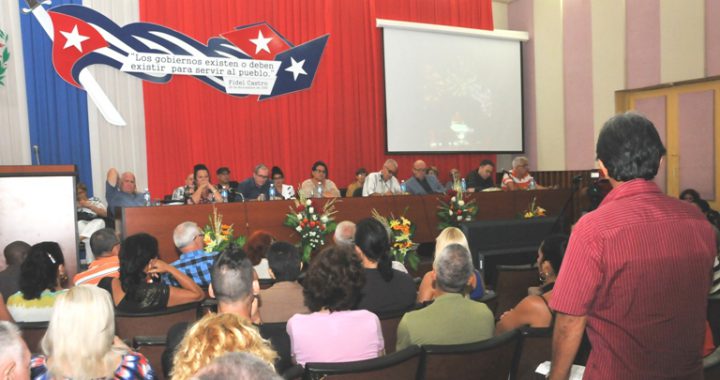 La Asamblea Provincial de la Uneac en Cienfuegos contó con la presencia de las principales autoridades políticas y gubernamentales del territorio../Foto: Juan Carlos Dorado
