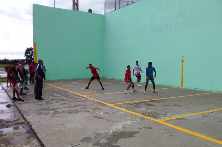 A partir del 7 de mayo comenzarán las rivalidades de la pelota vasca en la categoría Escolar. /Foto: cortesía de la Federación Cubana de Pelota Vasca y Frontón