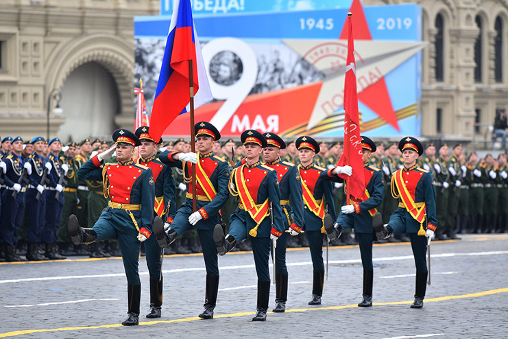 Soldados de la Guardia de Honor del histórico regimiento número 154 marcharon este jueves por la Plaza Roja durante la apertura del desfile y parada militar conmemorativa por el Día de la Victoria. /Foto: Alexey Filippov (Sputnik)