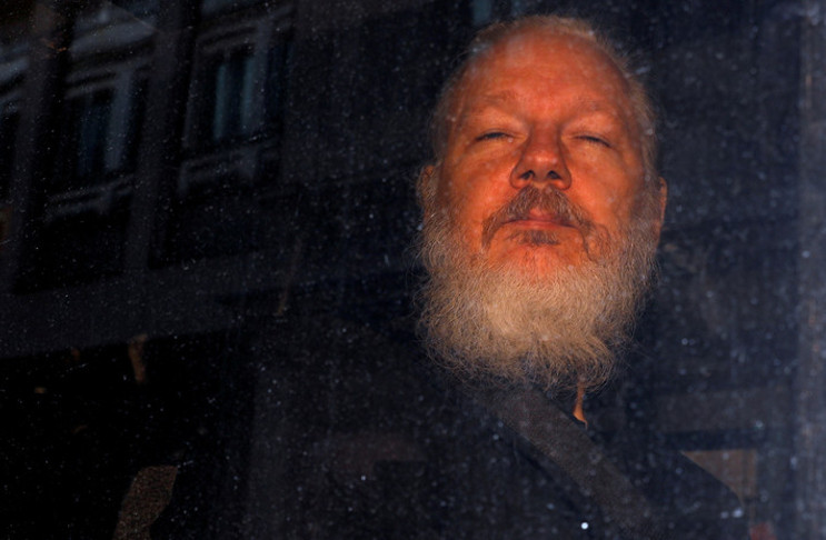 El caso contra Assange sienta un precedente que pondría en riesgo a otros periodistas que publiquen información confidencial. /Foto: Peter Nicholls (Reuters)