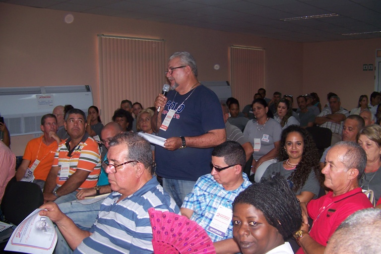 Los delegados a la 2da Conferencia Provincial del Sindicato de Industrias en Cienfuegos analizaron temas de vital interés./ Foto: Efraín Cedeño