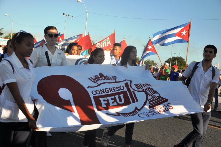 Es el desfile por Cuba, contra el Bloqueo, en apoyo a Venezuela. Y, a la vez, por la construcción de una sociedad aún perfectible./Foto: Karla Colarte