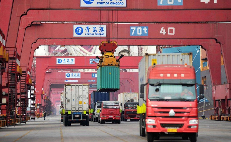 China replicó a las presiones comerciales de Washington con el anuncio de un plan para introducir a partir del 1 de junio gravámenes sobre las importaciones de alrededor de 4 mil 500 productos estadounidenses por valor de 60 mil millones de dólares.
