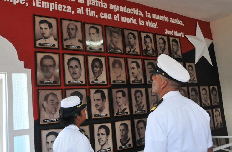 Los visitantes admiraron los valores atesorados en el Museo Naval, único de su tipo en Cuba y declarado Monumento Nacional en 1987, epicentro durante los episodios del levantamiento popular armado del 5 de septiembre de 1957 contra la dictadura de Fulgencio Batista. /Foto: Juan Carlos Dorado
