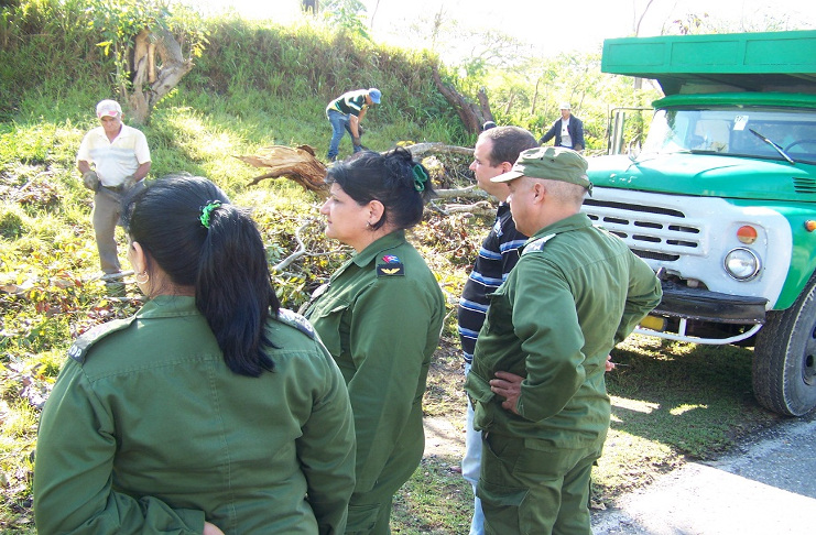 Integrantes de los consejos de Defensa Provincial y Municipal recorrieron lugares donde se hizo manifiesta la participación popular en el ejercicio Meteoro 2019. /Foto: Efraín Cedeño