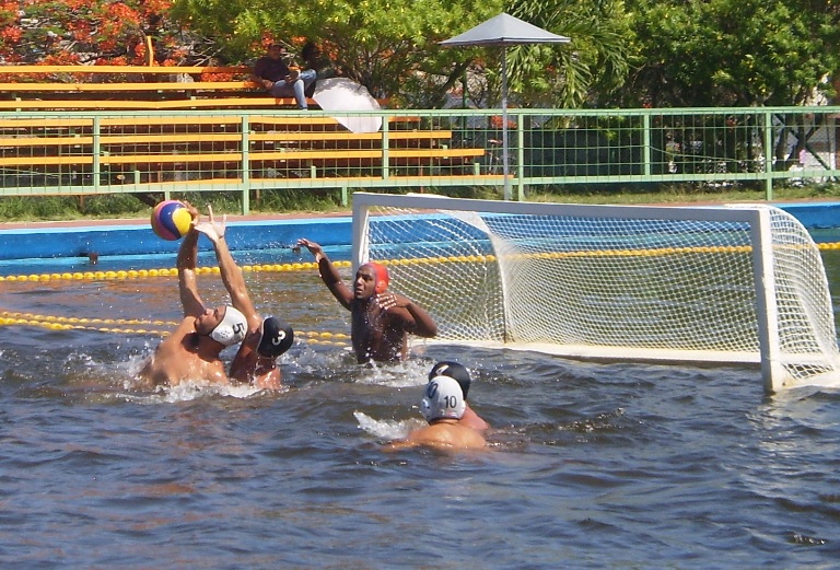 Cienfuegos llega invicto a la discusión del título de Cuba en el polo acuático juvenil masculino./Foto: Darilys Reyes