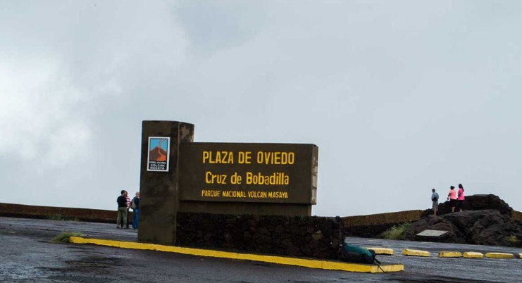 Miles de turistas acuden a diario al cráter humeante del Masaya, uno de los singulares atractivos de esta tierra de lagos y volcanes. /Foto: Archivo.