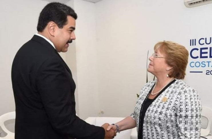 Bachelet viajará a Caracas invitada por el presidente Nicolás Maduro. En la foto, encuentro durante la III Cumbre de la Celac de 2015, en Costa Rica. /Foto: EFE