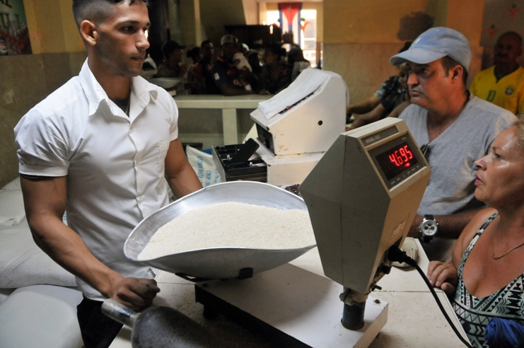 La estabilidad y variedad de las ofertas tienen que estar acompañadas, invariablemente, de una óptima calidad tanto de las producciones que se expenden como de los servicios que se brindan. /Foto: Juan Carlos Dorado