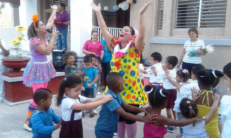 La celebración de niños y niñas en una instalación renovada, en el Círculo Infantil "Conchita Más Mederos"./Foto: Centro de Documentación