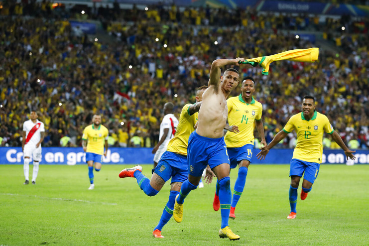 Pitazo final. Se desata el festejo en el Maracaná. Se desvanecen los fantasmas. /Foto: Victor R. Caivano (AP)