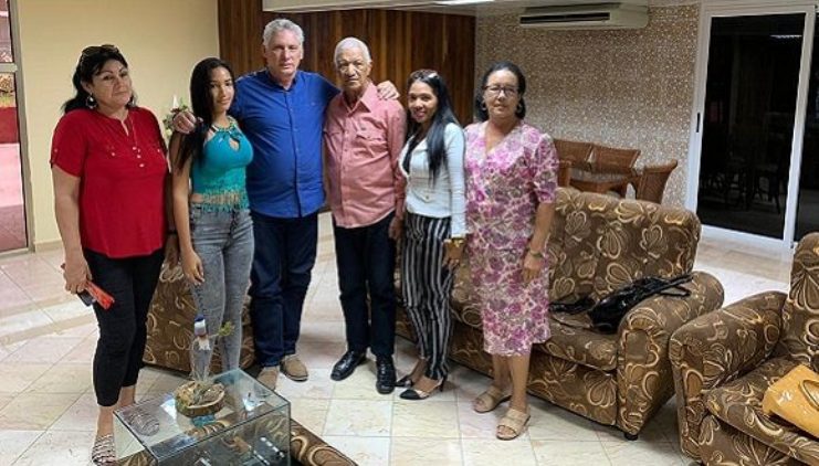 Miguel Díaz-Canel Bermúdez se reunió con familiares del doctor Asael Herrera Correa Foto: @DiazCanelB /Twitter.