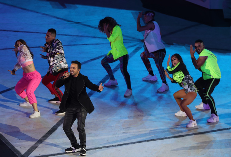 Luis Fonsi cerró la ceremonia de inauguración de los XVIII Juegos Panamericanos en el Estadio Nacional de Lima, Perú. /Foto: Internet