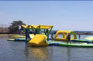 El parque acuático del delfinario de Cienfuegos figura entre las opciones que más agrada a grandes y chicos. /Foto: Captura video promocional CienfuegosTravel