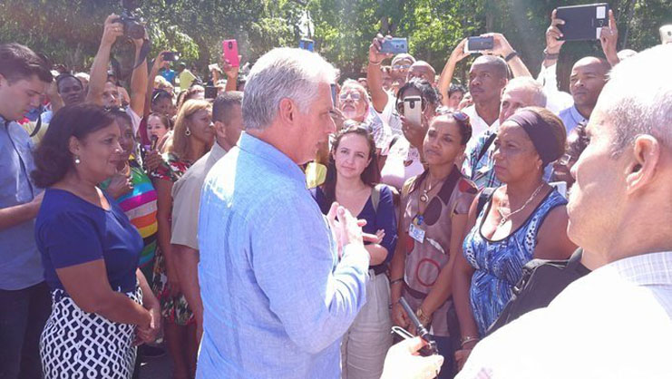 Animado intercambio del Presidente con estudiantes y profesores de la Universidad de Ciencias Pedagógicas Enrique José Varona. /Foto: Presidencia