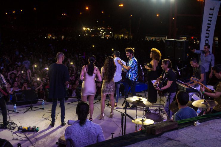 Voces de diversas procedencias y estilos se unieron en la noche de este sábado, para compartir con el público cienfueguero un espectáculo que eleva el nivel musical de ediciones anteriores del Fiestón./Foto: Fidel AlejandroFoto: Fidel Alejandro