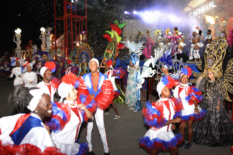 Gala inaugural de las fiestas carnavalescas Cienfuegos 2019. /Foto: Modesto Gutiérrez (ACN)