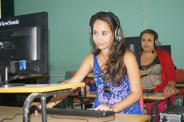 174 de los 360 centros educacionales del territorio ya están conectados por banda ancha. La foto corresponde a la Universidad de Cienfuegos, donde será creado el Parque Científico Tecnológico./Foto: Centro de Documentación