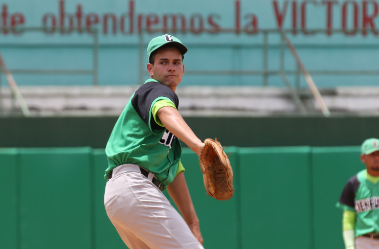 El joven Abel Campos, líder en juegos ganados del pasado Sub 23, debutará como uno de los abridores verdinegros esta temporada. /Foto: Aslam Castellón