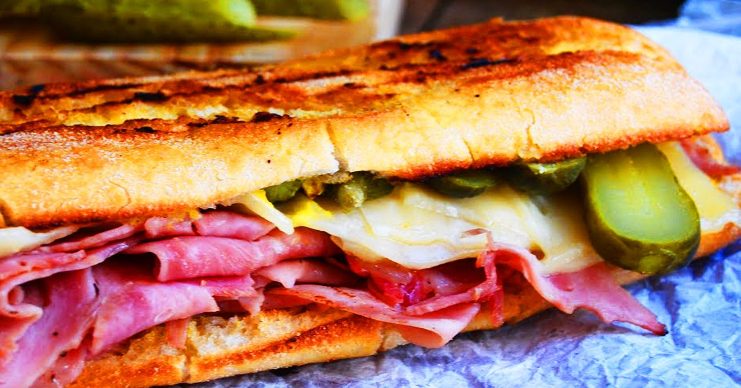 Lo más trascendente de la presencia norteamericana en Cienfuegos fue el sándwich y la preparación de emparedados./Foto: Tomada de Internet