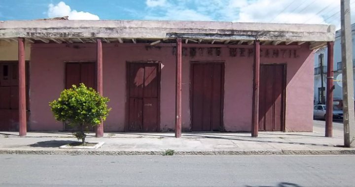 Centro Comercial, humilde, pero muy frecuentado por estibadores, marineros o personal de a bordo, todos con pocos recursos económicos, dado sus bajos salarios. /Foto: Oficina del Conservador de la Ciudad